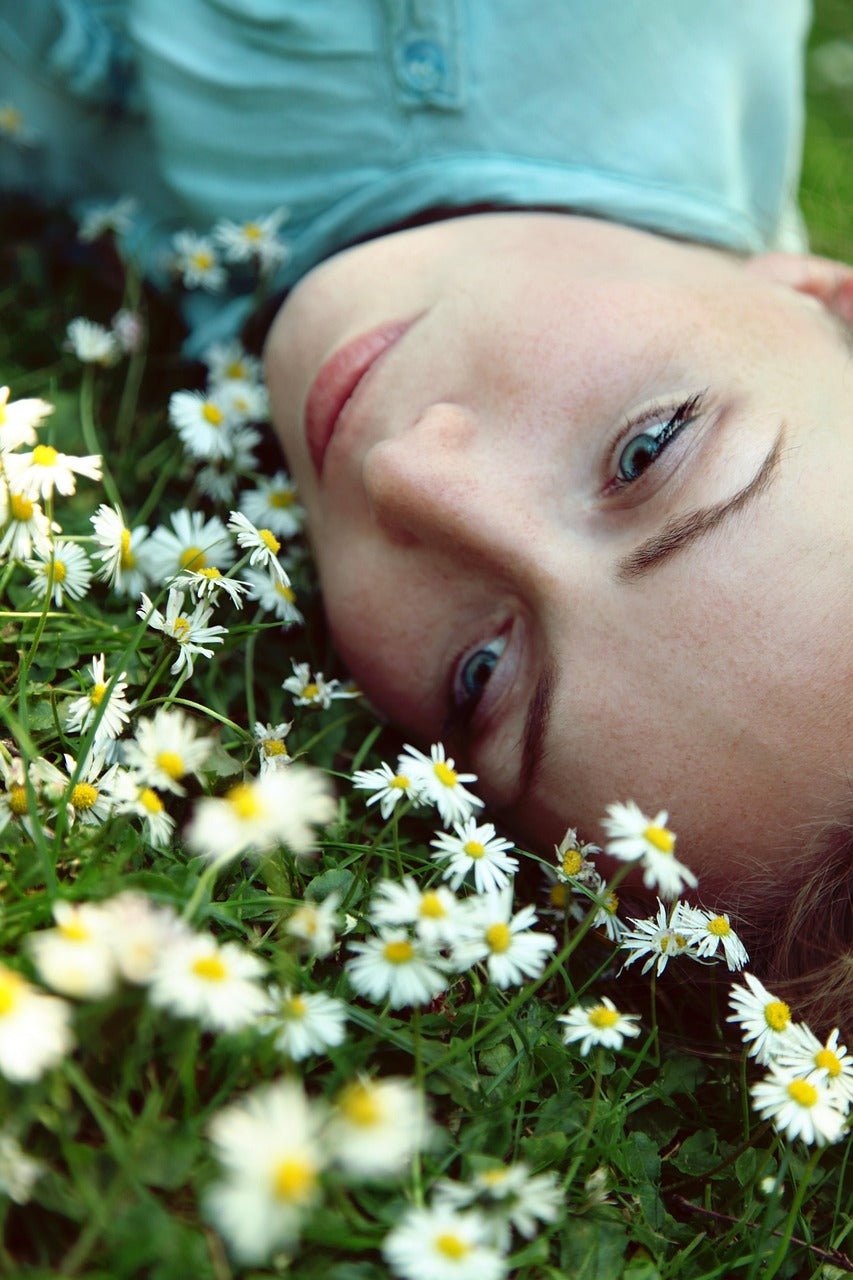 Grounding Herbs: Your Earth Element Allies. - Amor Mederi